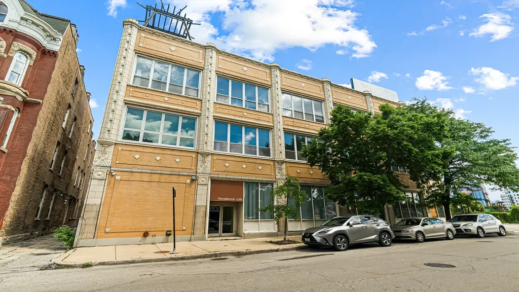 809 North Racine Avenue Chicago IL 60642