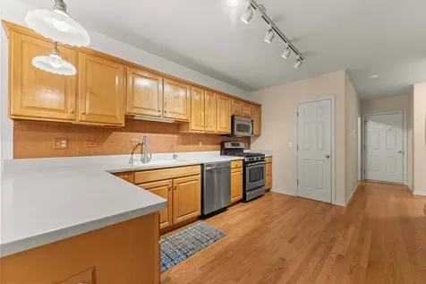 825 Braeman Court Libertyville IL 60048