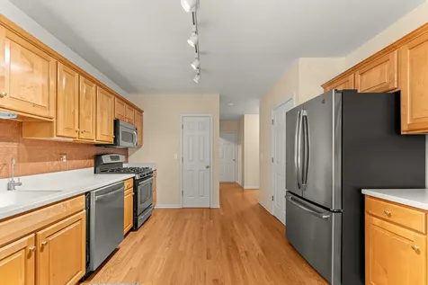 825 Braeman Court Libertyville IL 60048