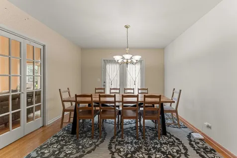 825 Braeman Court Libertyville IL 60048