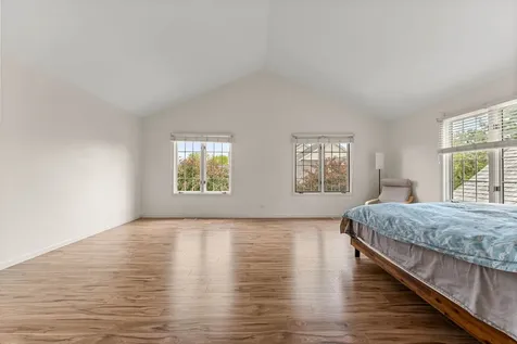 825 Braeman Court Libertyville IL 60048