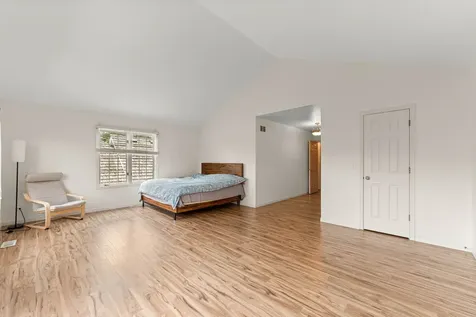 825 Braeman Court Libertyville IL 60048