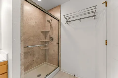 825 Braeman Court Libertyville IL 60048