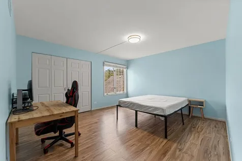 825 Braeman Court Libertyville IL 60048
