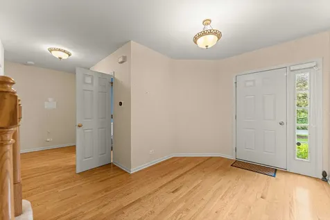 825 Braeman Court Libertyville IL 60048
