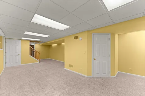 825 Braeman Court Libertyville IL 60048