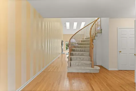 825 Braeman Court Libertyville IL 60048
