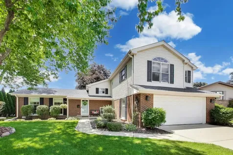 2006 North Elizabeth Drive Arlington Heights IL 60004