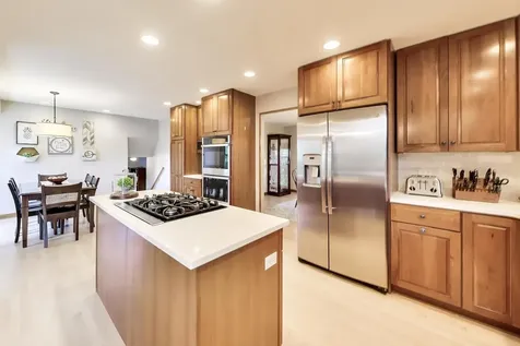 2006 North Elizabeth Drive Arlington Heights IL 60004