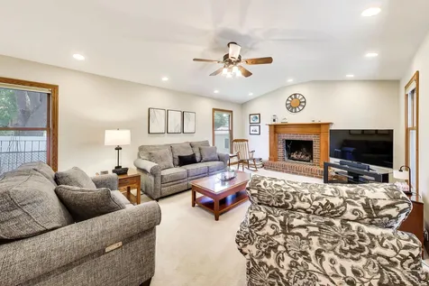 2006 North Elizabeth Drive Arlington Heights IL 60004