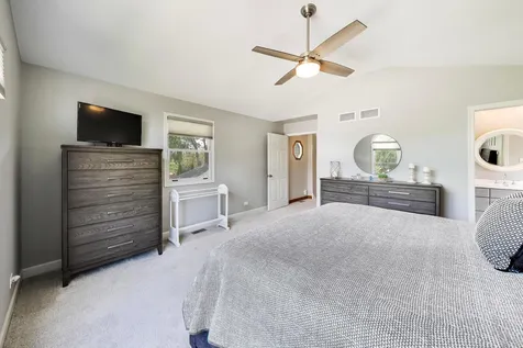 2006 North Elizabeth Drive Arlington Heights IL 60004