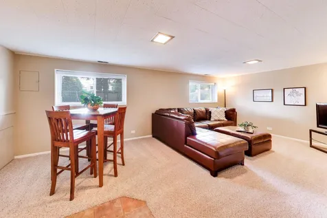 2006 North Elizabeth Drive Arlington Heights IL 60004
