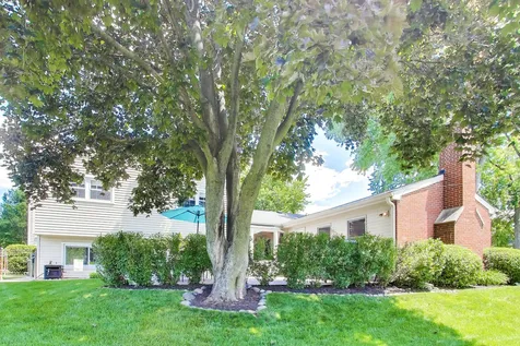 2006 North Elizabeth Drive Arlington Heights IL 60004