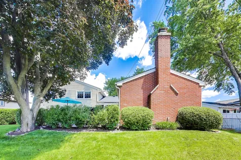 2006 North Elizabeth Drive Arlington Heights IL 60004