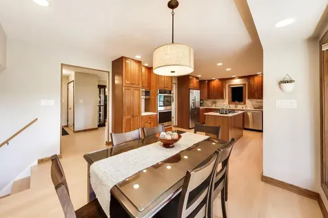 2006 North Elizabeth Drive Arlington Heights IL 60004