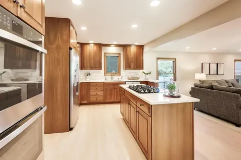 2006 North Elizabeth Drive Arlington Heights IL 60004