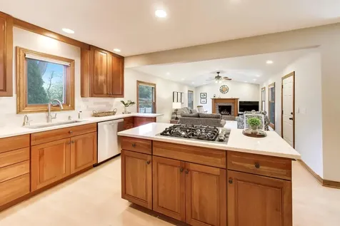 2006 North Elizabeth Drive Arlington Heights IL 60004