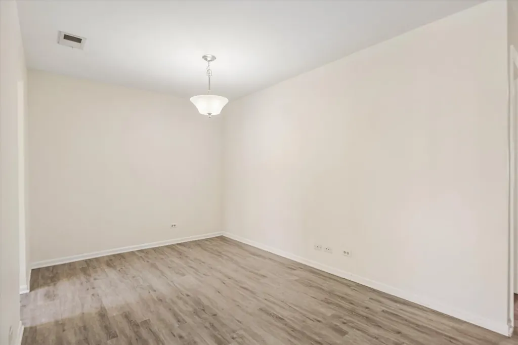 826 Thornton Court Schaumburg IL 60193