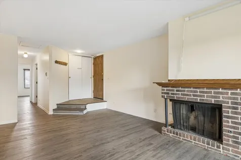 826 Thornton Court Schaumburg IL 60193