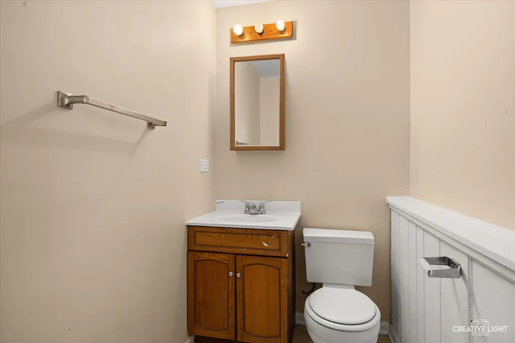 572 Oswego Drive Carol Stream IL 60188