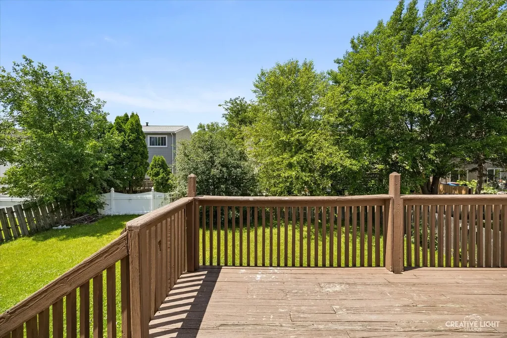 572 Oswego Drive Carol Stream IL 60188