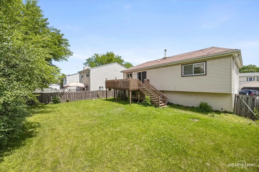572 Oswego Drive Carol Stream IL 60188