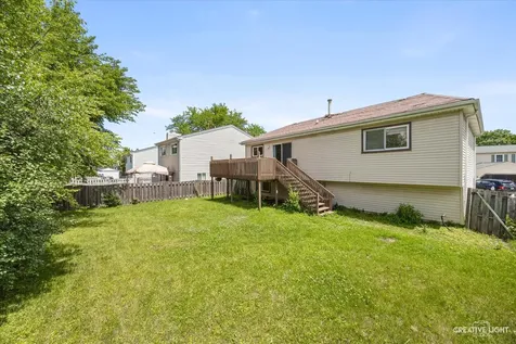 572 Oswego Drive Carol Stream IL 60188