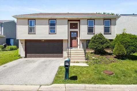 572 Oswego Drive Carol Stream IL 60188