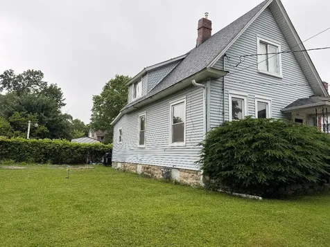 208 South Park Avenue Waukegan IL 60085