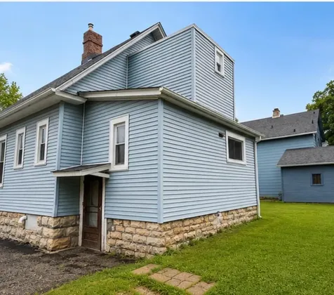 208 South Park Avenue Waukegan IL 60085