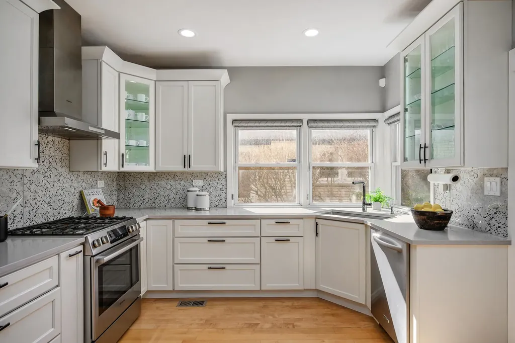 8938 Keeler Avenue Skokie IL 60076