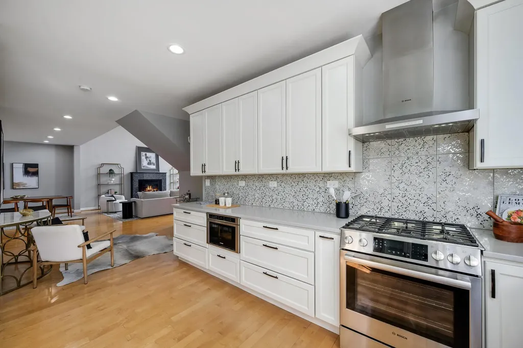 8938 Keeler Avenue Skokie IL 60076