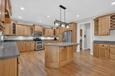 1082 Timber Edge Drive Morris IL 60450