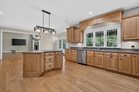 1082 Timber Edge Drive Morris IL 60450
