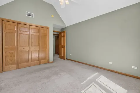 1082 Timber Edge Drive Morris IL 60450