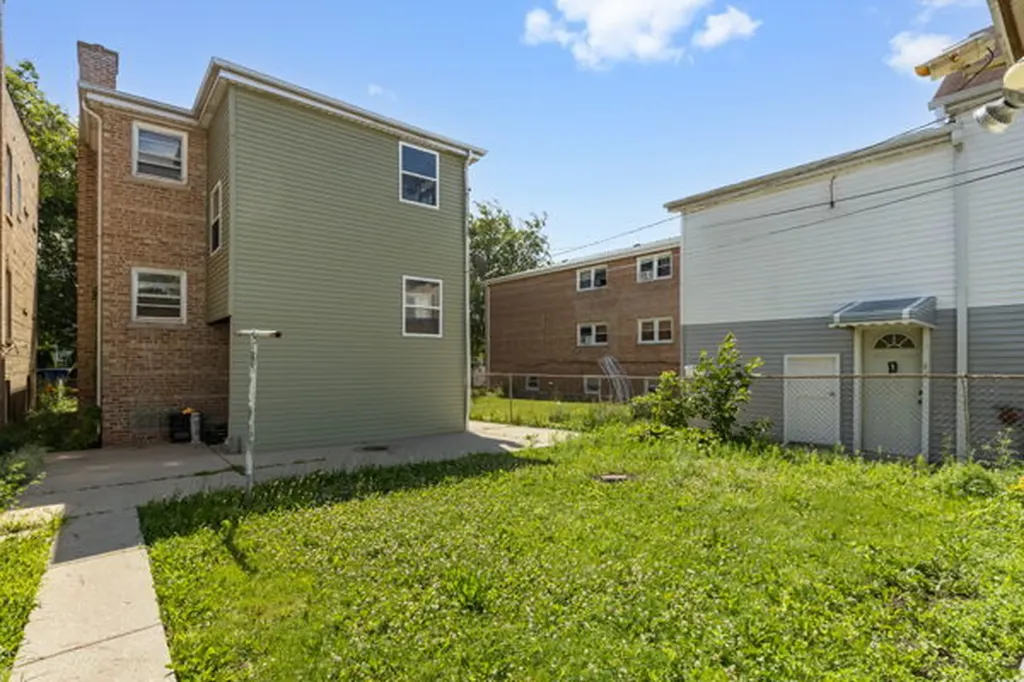 2166 North Moody Avenue Chicago IL 60639