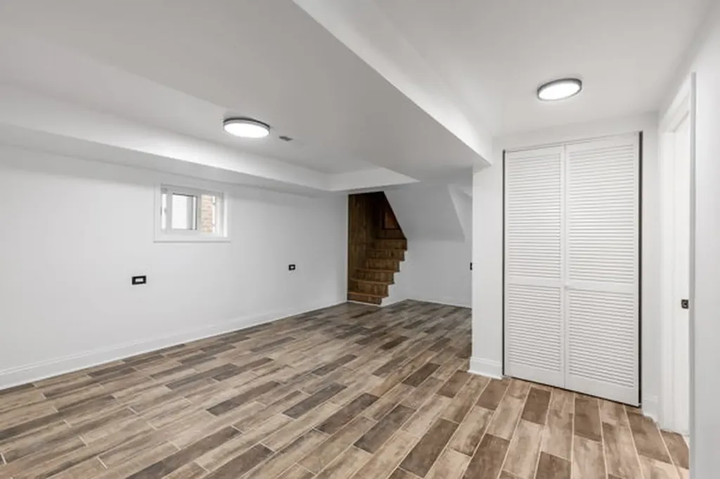 2166 North Moody Avenue Chicago IL 60639
