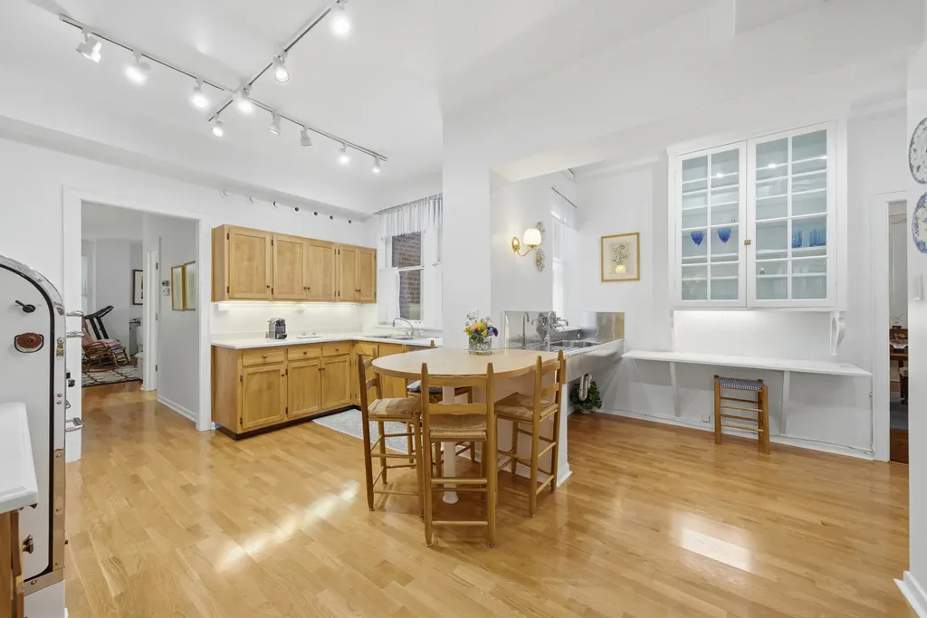 232 East Walton Place Chicago IL 60611