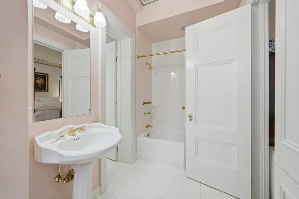 232 East Walton Place Chicago IL 60611