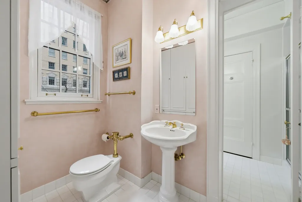 232 East Walton Place Chicago IL 60611