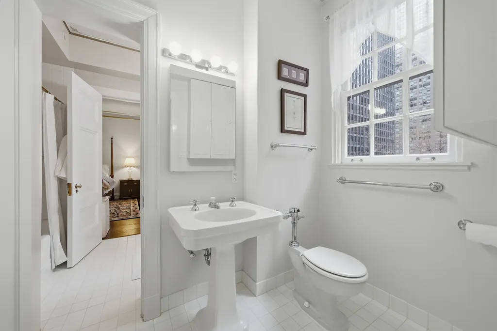 232 East Walton Place Chicago IL 60611