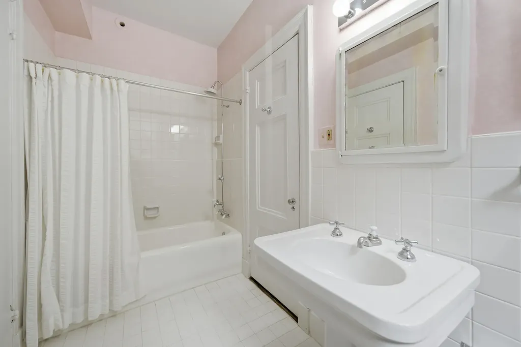 232 East Walton Place Chicago IL 60611