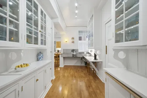 232 East Walton Place Chicago IL 60611