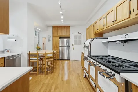 232 East Walton Place Chicago IL 60611