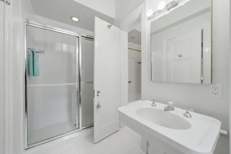 232 East Walton Place Chicago IL 60611
