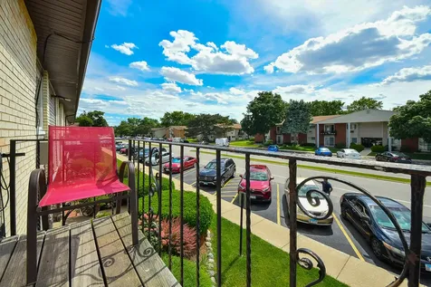 8999 Kennedy Drive Des Plaines IL 60016