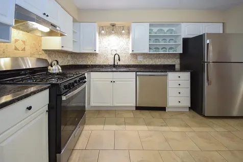 8999 Kennedy Drive Des Plaines IL 60016