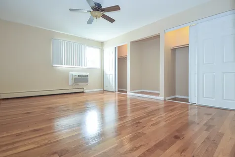 8999 Kennedy Drive Des Plaines IL 60016