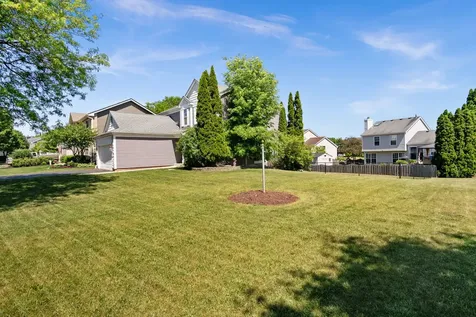 345 Mayfair Lane South Elgin IL 60177