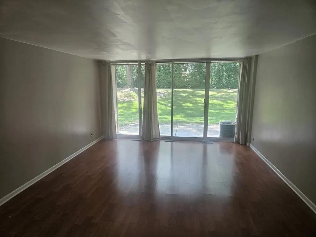 5800 Oakwood Drive Lisle IL 60532